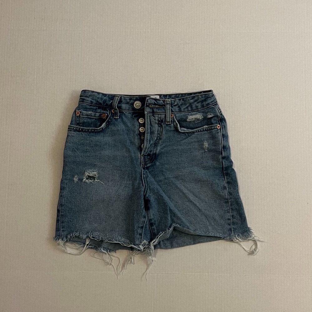 90’s styled bdg distressed jean shorts, supa cute, size 25